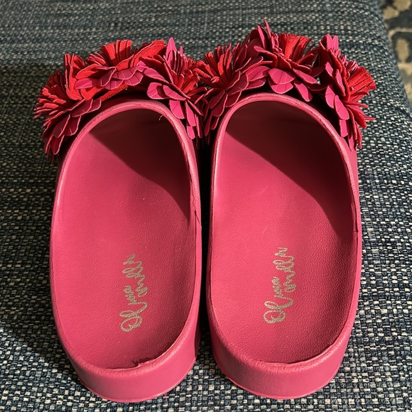 Olivia Miller flower slides size 8 - Picture 3 of 5